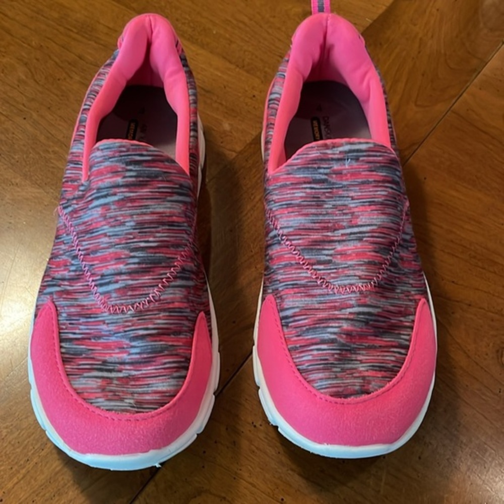🔥4/$20  DANSKIN NOW Slip On Sneakers - size 4